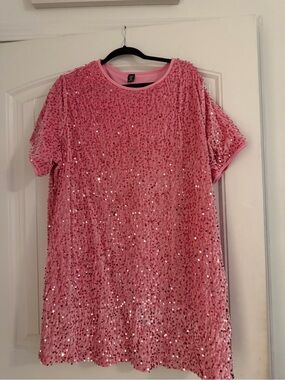 Source Unknown Pink Short Sleeve Sequin Dress